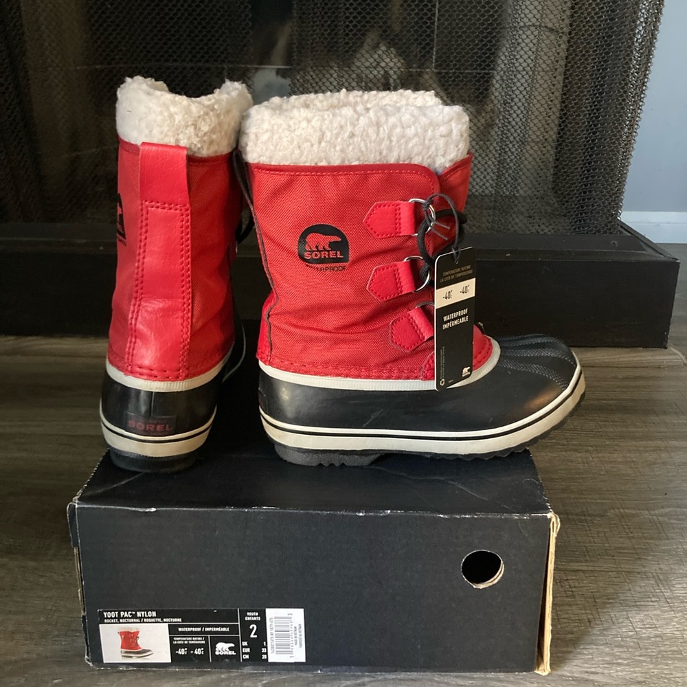 Sorel youth, snow boots